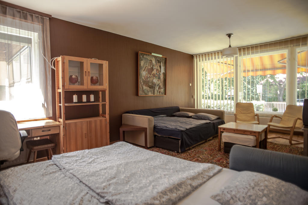 Villa Maria Vendeghaz Шиофок Номер фото